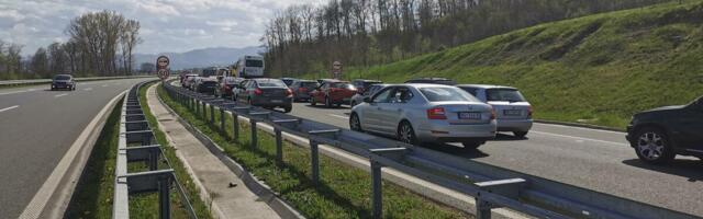 "Sramota, a čeka nas još gora katastrofa!" Haos na auto-putevima u Hrvatskoj, kolone duge i po 10 kilometara