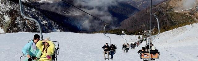 DEVOJČICA (14)  IZ LEPOSAVIĆA NASTRADALA U BREZOVICI! Tragedija se dogodila na skijanju