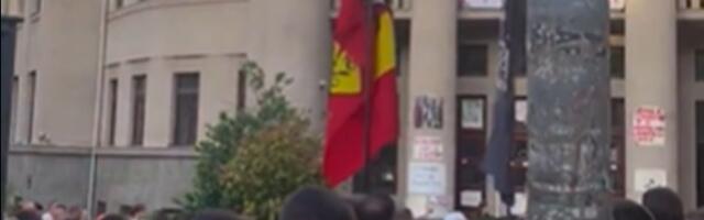 HITNA akcija studenata u Beogradu: Počelo okupljanje ispred Pravnog fakulteta (FOTO/VIDEO)