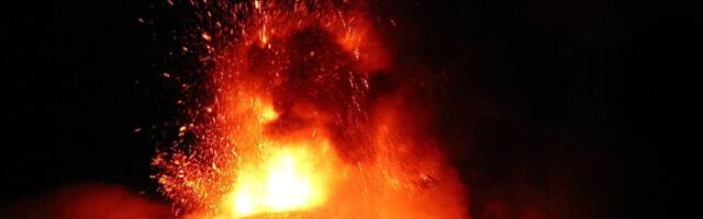 Gore nebo i zemlja! Eksplozije razdiru Etnu, vatrene fontane kuljaju iz kratera: Italija pod uzbunom, stiže kataklizma (FOTO/VIDEO)