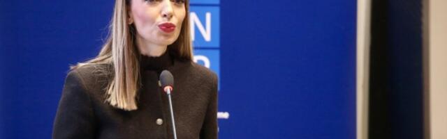 MINISTARKA MESAROVIĆ ČESTITALA SVIM GRAĐANIMA PRAZNIK: "Božić nas podseća na snagu zajedništva, međusobno poštovanje i brigu o bližnjima!"