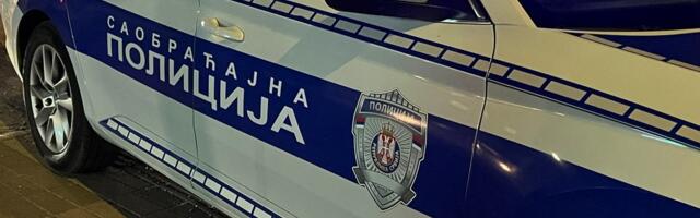 Maloletnik i dvadesetšestogodišnjak ukrali dva telefona i 12 parfema