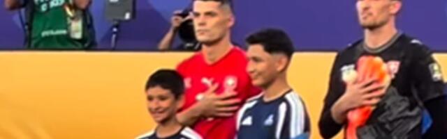 Provokacija za Srbe na utakmici Argentina - Švajcarska, novinar snimao Džaku, pa pokazao zastavu tzv. Kosova