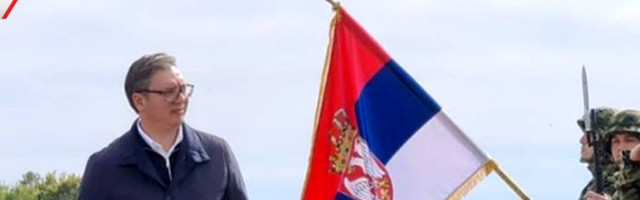 Podignuta lovačka avijacija i helikopteri, PVO sistemi u pripravnosti, borbena vozila nadiru... Vučić: Ovo je naš faktor odvraćanja! (VIDEO)