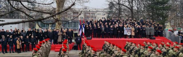 U defileu u Banjaluci 3.000 ljudi, policije, studenata, poštara…