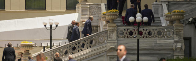 SUTRA SE SASTAJU DELEGACIJE SAD I UKRAJINE Evo ko će predstavljati Trampa, u pitanju su tri bitna imena