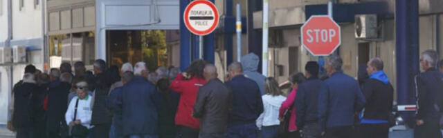 Граница као „Мажино линија”