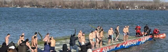 Plivalo se i u Zemunu: Ovom pobedniku se nisu nadali (VIDEO)