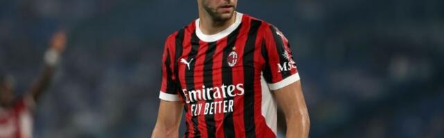 Pavlović na meti giganta! Srbin bi mogao Milano da zameni Londonom!