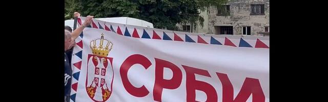 VIDEO: Ćaciji okružili novosadske studente u Karavukovu