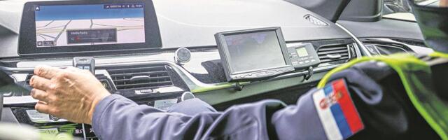 TURČIN DIVLJAO "MERCEDESOM" PO AUTO-PUTU: Presretači ga zaustavili kod Jagodine, nagazio preko 200 na sat, pa počinio niz prekršaja!