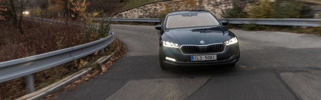 Škoda Octavia iV demonstrira rekuperaciju energije kroz praške ulice