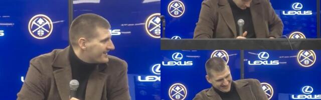 Jokiću PREKINULI KONFERENCIJU nakon brutalne partije! Zbog mobilnog telefona nasmejao sve /VIDEO/