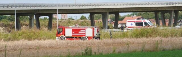 Prve fotografije sa mesta pada aviona! Hitna pomoć i vatrogasci na terenu