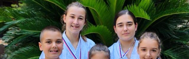 Članovi Šumadija karate dođoa na kampu u Sutomoru