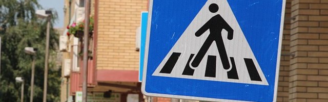 ANKETA Grad Novi Sad daje milione za LED treptače kod pešačkih prelaza - da li će poboljšati bezbednost na putu?