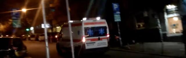 PREVRNUO SE AUTO, ŽENA TEŠKO POVREĐENA NA BUSIJAMA Vatrogasci izvlačili zarobljene iz olupine