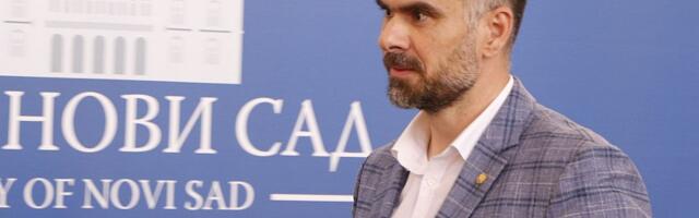 FOTO: Novosadska vlast poklonila dva kamiona i mašinu Kuli pred izbore, Mićin na SNS štandu