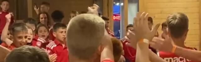 Zvezda pustila karte za Novi Pazar, mališani Olimpijakosa snimili najlepšu najavu /VIDEO/