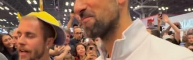 Novak Đoković zaigrao stoni tenis sa Džastinom Biberom, nakon poslednjeg poena pevač mu poslao poruku