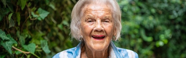 Branka Veselinović napunila 103 godine: Super sam, slavim i jedem tortu