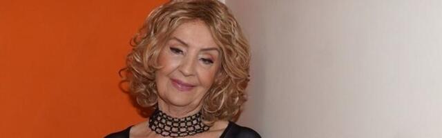 Lepa Lukić otkriva kako se snalazi u KUHINJI, a jednu stvar nikad ne jede! Pevačica iznenadila odgovorom