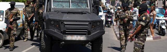 Predsednik Madagaskara pobegao iz zemlje (FOTO)