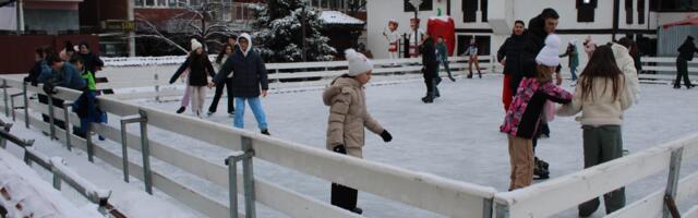 Počela besplatna sezona klizanja