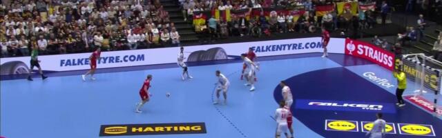 Huteček šutirao nakon dosuđenog faula, Milosavljevom se to baš nije svidelo!