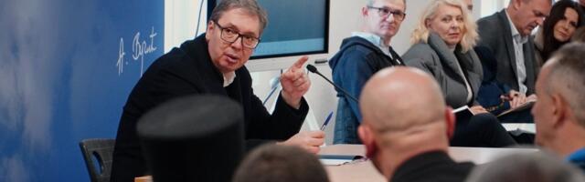 Vučić predstavnicima mesnih zajednica u Knjaževcu: Morate da razgovarate sa građanima