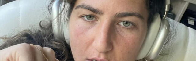 Izvadila domaću večeru usred leta, pa nastao haos: Evo šta je putnica pojela u avionu! (VIDEO)