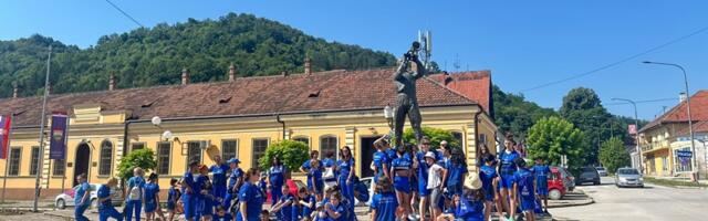 Deca iz Dečijeg sela Sremska Kamenica na kampu u Guči