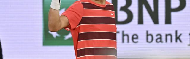 NESTVARAN SNIMAK: Holger Rune trenira na JEDNOJ NOZI! (VIDEO)