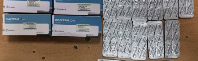 ALBANCI U CRNOJ GORI UHVAĆENI U KRIJUMČARENJU Pokušali da prenesu 302 tablete dijazepama i 15 kilograma duvana