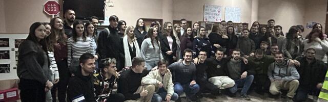 Studenti Prirodno-matematičkog fakulteta u Kragujevcu organizovali izložbu fotografija povodom godinu dana blokade ovog fakulteta (VIDEO)