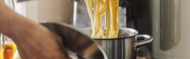 Svi pravimo ogromnu grešku kada kuvamo testeninu: Italijani bi se prekrstili da vide kako je Srbi spremaju