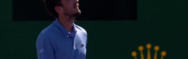 Medvedev prošetao do četvrtfinala, ali pravi izazov tek sledi