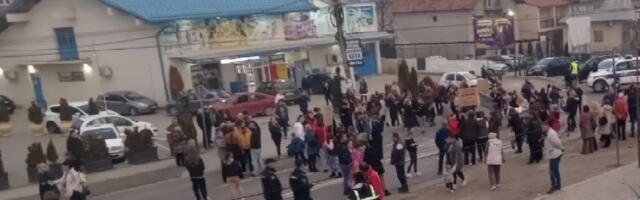 Blokada uspela! Korićani dobijaju semafor do 15. aprila, obećano iz Grada