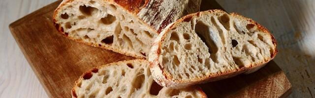 Ne bacajte stari hleb: Uz ovaj trik postaje ukusno jelo, a nisu prženice