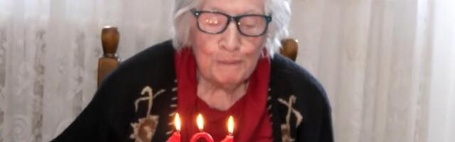 BAKA SLAVKA ODUŠEVILA SRBE! Vedar duh, smeh i energija - napunila 101 GODINU i ne staje, NA PLAŽI GLAVNA ATRAKCIJA