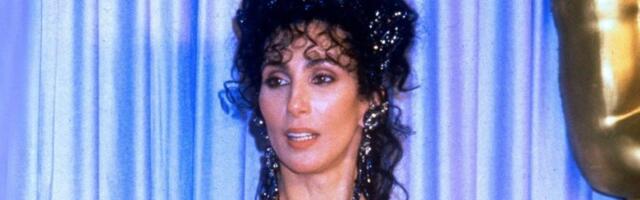 Šer šokirala sve: Haljine zbog kojih je svet ostao bez daha - prva razbila granice Oskara (FOTO/VIDEO)