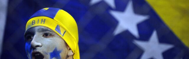 Dino živi tik uz stadion, a njegov prozor postao je najviralnija stvar na internetu: Nudili su mi novac, Ladu Nivu i dve tone peleta da im iznajmim stan!