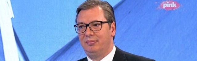 /FOTO/ OSIM PENZIONERA, PAKETE DOBIJAJU JOŠ TRI GRUPE STANOVNIŠTVA! Vučić ućutkao opoziciju i objavio divnu vest!