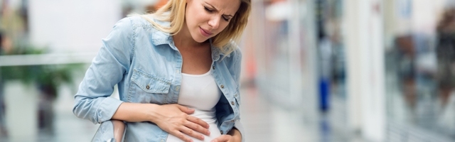 Bol u gornjem delu stomaka u trudnoći - na šta sve može ukazivati