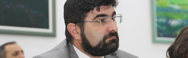 Kurir i Nedžad Latić u istom danu protiv akdemika Zukorlića  – Ko je zapravo „srpski svet“