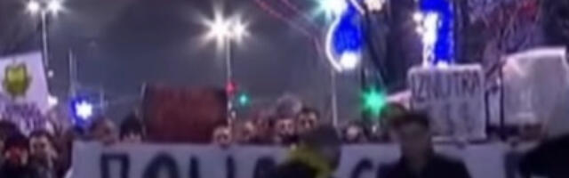 &quot;LISTA PROTIV KORUPCIJE&quot; VODI SE IZ DS APARATA Mladi traže promenu, a dobijaju kopiju starog! (VIDEO)