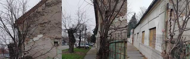 Trošna kuća u Miletićevoj ulici pretnja za prolaznike, građani traže reakciju nadležnih