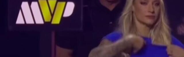 Dve godine se nije borila, a onda je bivša svetska šampionka izašla i počela da se skida...