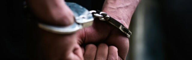 AKCIJA POLICIJE U LESKOVCU: Pao diler sa pola kilograma kokaina – DROGA PRONAĐENA U DVA PAKETA!