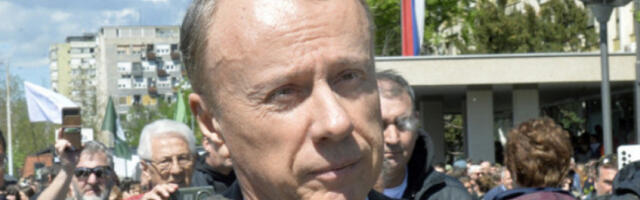 Професор Ристић: Ректор Ђокић је брутални каријериста, надам се да студенти неће насести